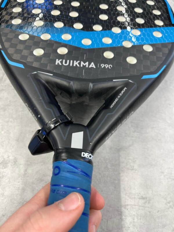 dettaglio impugnatura racchetta padelbazar kuikma hybrid