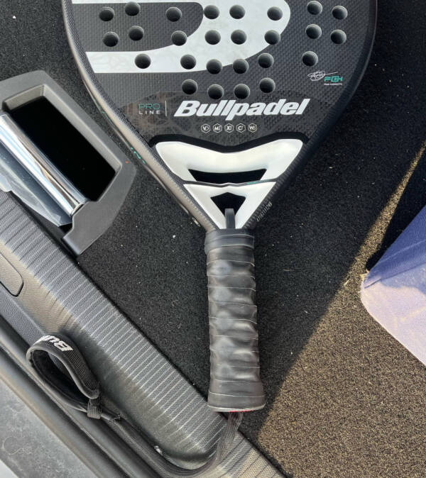 dettaglio racchetta bullpadel pro line neuron